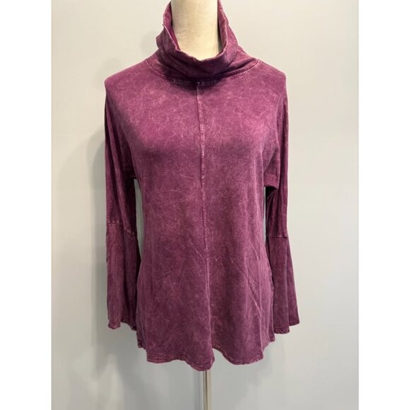 "Promesa" women's small plum bell sleeved top BOUTIQUE MSRP: $68.00 - Picture 1 of 6